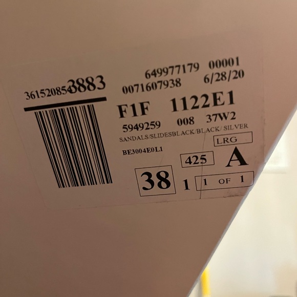 Givenchy logo metallic pool slides size 37 - Picture 5 of 6